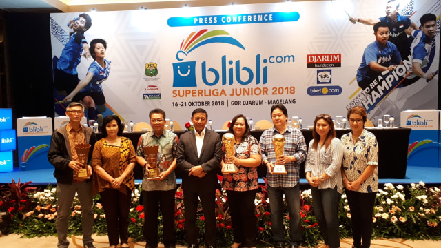 Konferensi pers Superliga Junior 2018 dihadiri oleh Ketua Umum PBSI, Wiranto, Jakarta, Senin (1/10/2018).
 (Foto: Karina Nur Shabrina/kumparan)