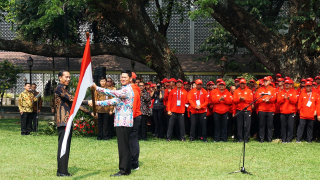 Jokowi lepas kontingen Asian Para Games 2018, Selasa (2/10/2018). (Foto: Yudhistira Amran Saleh/kumparan)