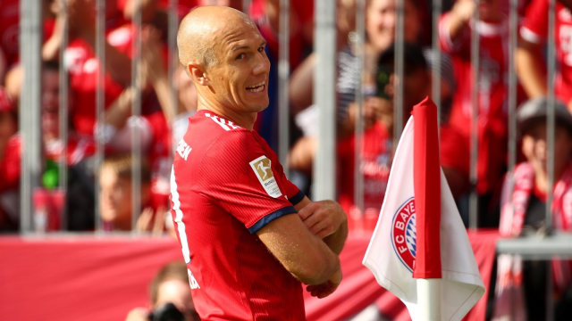 Penyerang sayap Bayern Muenchen, Arjen Robben, merayakan gol yang dicetaknya ke gawang Bayer Leverkusen. (Foto: Reuters/Michael Dalder)