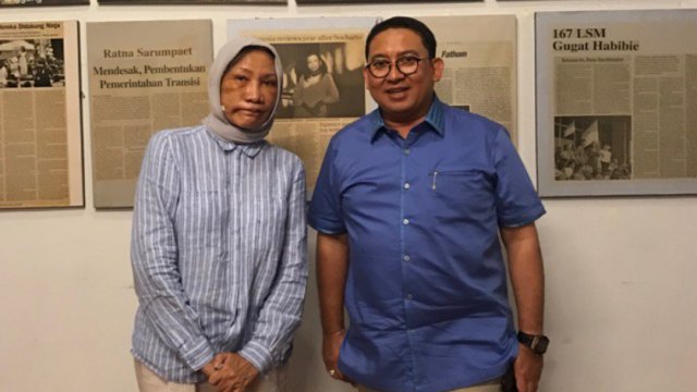 Fadli Zon menjenguk Ratna Sarumpaet setelah dikabarkan dianiaya di Bandung pada 21 September 2018 (Foto: Twitter @fadlizon)