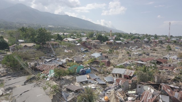 Pantauan udara wilayah Balaroa yang hancur akibat gempa bumi, Palu, Sulawesi Tengah. (Foto: Jamal Ramadhan/kumparan)