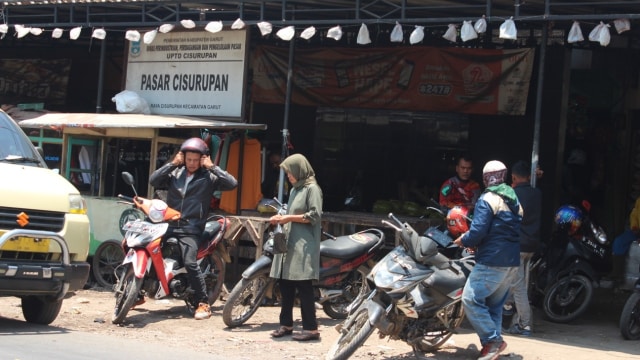Pasar Cisurupan, salah satu lokasi Sadan mencari kucing. (Foto: Dok. Iqbal Gozali)