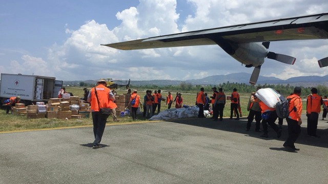 Satgas tanggap bencana Pemprov DKI telah tiba di Palu, Rabu (3/10/2018). (Foto: Moh Fajri/kumparan)