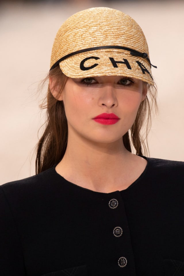 7 Inspirasi Gaya untuk Berlibur dari Koleksi Chanel Spring/Summer 2019 (5)