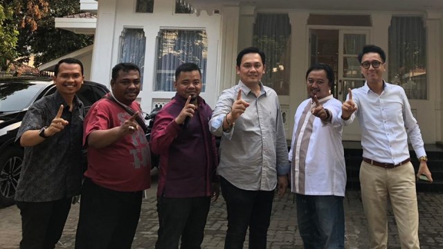 Fahrat Abbas laporkan Prabowo dkk ke Bareskrim Polri, Rabu (3/10/2018). (Foto: Dok. Istimewa)