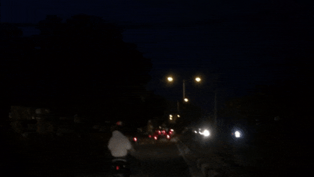 Lampu di jalanan Kota Palu, kembali menyala. (Foto: MIrsan/kumparan)