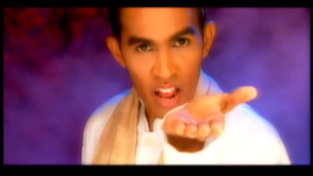 Glenn Fredly di video klip lagu 'kau' (Foto: YouTube Sony Music Entertainment Indonesia)