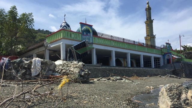 Masjid Ar Rahman kokoh berdiri meski dihantam tsunami. (Foto: Mirsan/kumparan)