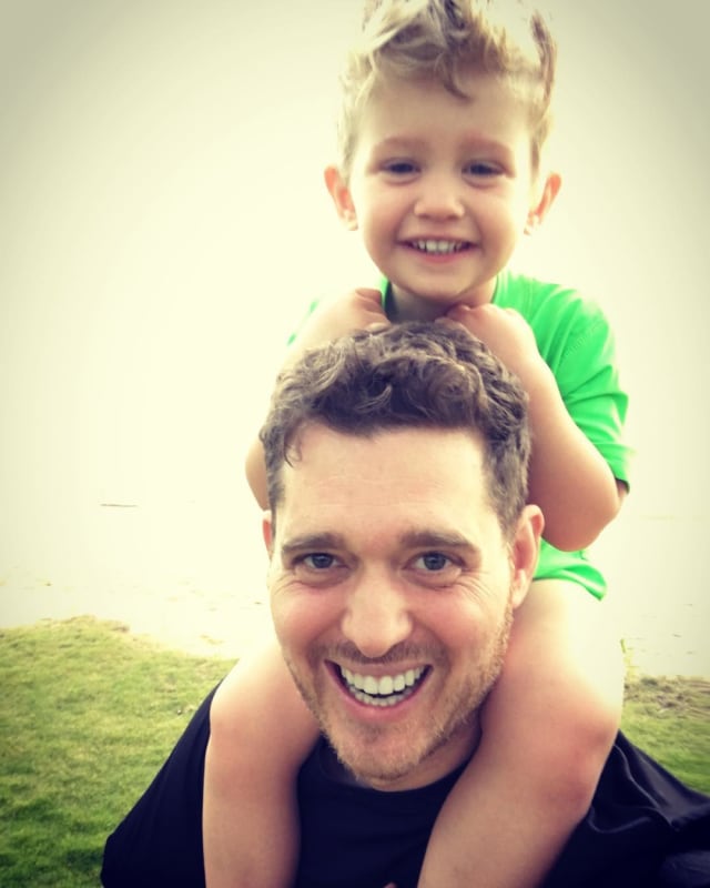Michael Buble dan Noah. (Foto: Instagram/@michaelbuble)