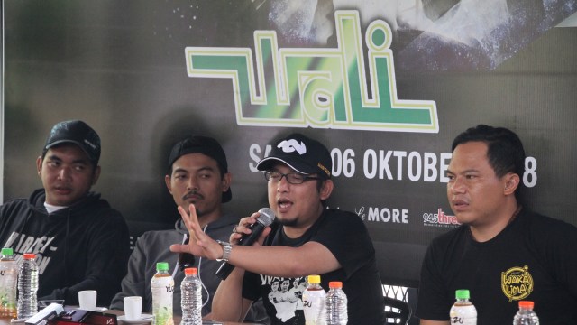 Wali Band saat Konferensi pers di salah satu warung kopi di Banda Aceh, Sabtu (6/10/2018). (Foto:  Zuhri Noviandi/kumparan)