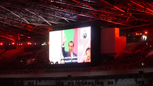 Presiden Joko Widodo hadir dalam acara pembukaan Asian Para Games 2018 di Stadion Gelora Bung Karno. (Foto: Yudhistira Amran Saleh/kumparan)