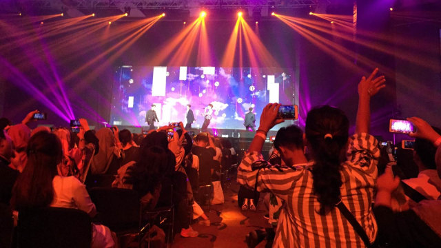 Penampilan boyband K-Pop Highlight di K-Content Expo 2018 K-Pop Concert, Sabtu (6/10/2018). (Foto: Masajeng Rahmiasri/kumparan)