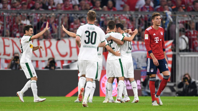 Para pemain Moenchengladbach rayakan gol Stindl ke gawang Bayern. (Foto: REUTERS/Andreas Gebert)