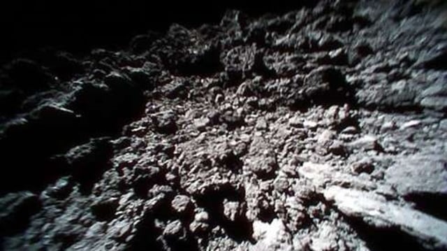 Permukaan asteroid Ryugu. Foto: JAXA