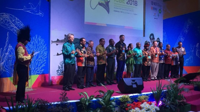 Pembukaan International Conference on Biodiversity, Ecotourism and Creative Economy (ICBE) di Manokwari, Papua Barat, Minggu (7/10). (Foto: Nurul Nur Azizah/kumparan)