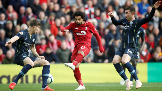 Mohamed Salah ciptakan peluang untuk Liverpool di menit ketiga laga melawan Manchester City. (Foto: Reuters/Carl Recine)