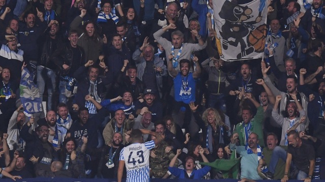 Striker SPAL, Alberto Paloschi, merayakan gol di curva Stadio Paolo Mazza. (Foto: Reuters/Alberto Lingria)
