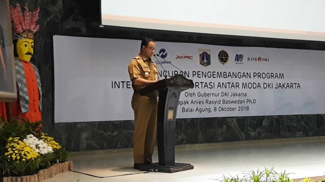 Gubernur DKI Jakarta Anies Baswedan dalam Peluncuran Sistem Integrasi baru bernama Jak Lingko, Senin (8/10/2018). (Foto: Paulina Herasmaranindar/kumparan)