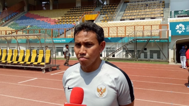 Pelatih interim Timnas Indonesia, Bima Sakti.  (Foto: Alan Kusuma/kumparan)