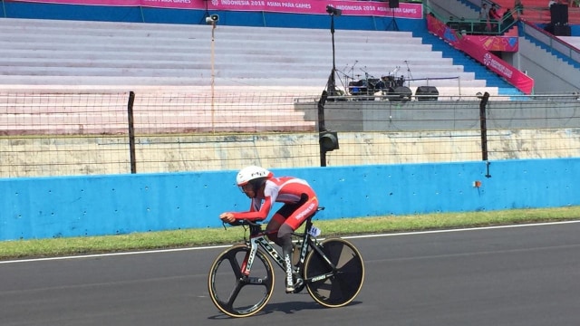 M. Fadli Immamuddin raih perak di balap sepeda Asian Para Games 2018. (Foto: Sandy Firdaus/kumparan)