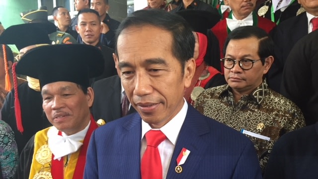 Presiden RI Joko Widodo saat menghadiri Dies Natalis Universitas Sumatera Utara (USU), Senin (8/10/2018). (Foto: Ade Nurhaliza/kumparan)