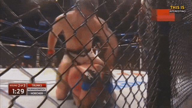 Menang TKO Lawan Darrel Horcher, April 2016 (Foto: YouTube/This is interesting!)