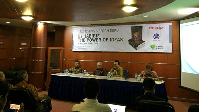 Acara peluncuran buku “BJ Habibie: The Power of Ideas” di Kemang, Jakarta Selatan. (Foto: Darin Atiandina/kumparan)