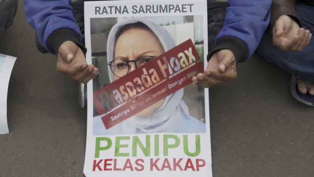 Foto-foto Unik Mahasiswa Bandung Tuntut Ratna Sarumpaet Minta Maaf (3)