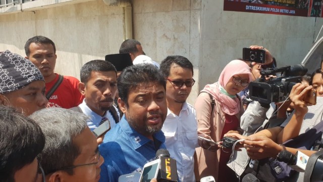 Said Iqbal menjawab pertanyaan wartawan di Ditreskrimum Polda Metro Jaya. (Foto: Fadjar Hadi/kumparan)