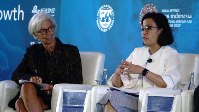 Direktur Pelaksana IMF Christine Lagarde (kiri) dan Menteri Keuangan Sri Mulyani (kanan) di Seminar Empowering Women in Workplace di Annual Meeting IMF-WB, Nusa Dua, Bali, Selasa (9/10/2018). (Foto: Helmi Afandi Abdullah/kumparan)