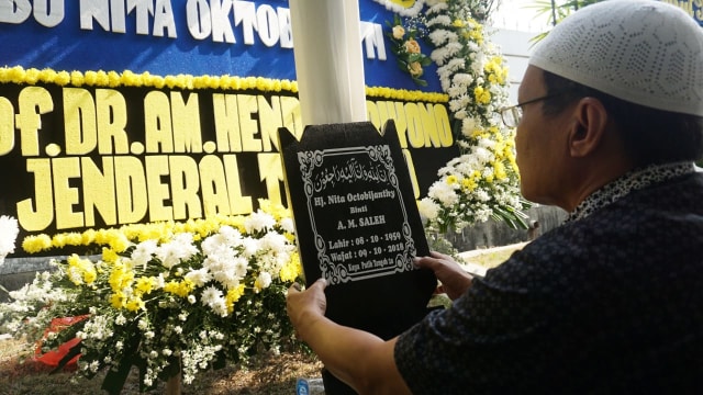 Suasana rumah duka Nita Octobijanthy, di kawasan Kayu Putih, Jakarta Timur, Rabu (10/10/2018). (Foto: Iqbal Firdaus/kumparan)