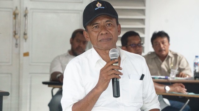 Walikota Palu, Hidayat gelar konfrensi press terkait bencana alam di Palu. (Foto: Raga Imam/kumparan)