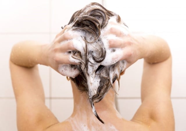 6 Trik Membuat Rambut Tipis Lebih Bervolume (4)