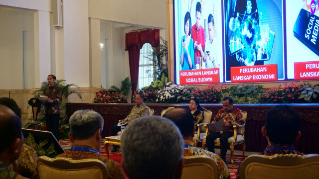 Presiden Jokowi terima pejabat Kemenristekdikti di Istana Negara. (Foto: Yudhistira Amran Saleh/kumparan)