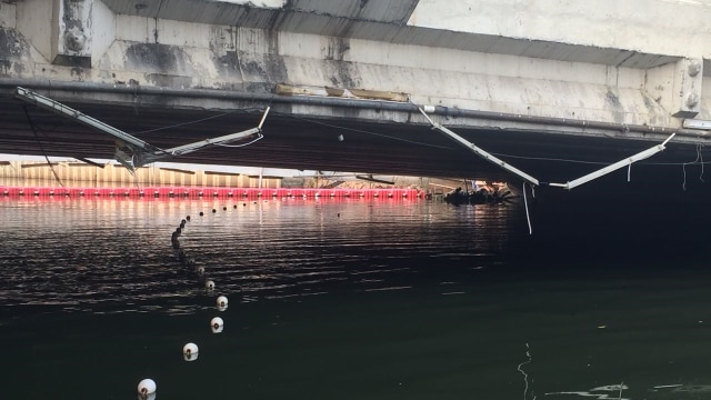 Lokasi terlihatnya 2 ekor buaya di bawah jembatan gate 1 Mangga Dua Mall. (Foto: Ferry Fadhlurrahman/kumparan)