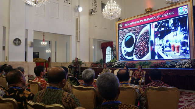Presiden Jokowi terima pejabat Kemenristekdikti di Istana Negara. (Foto: Yudhistira Amran Saleh/kumparan)