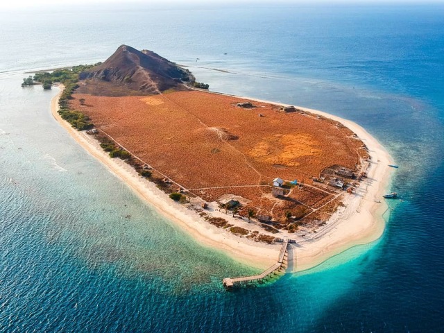 Tampilan Pulau Kenawa dari kamera drone. (Foto: (Instagram/@kovzzz))