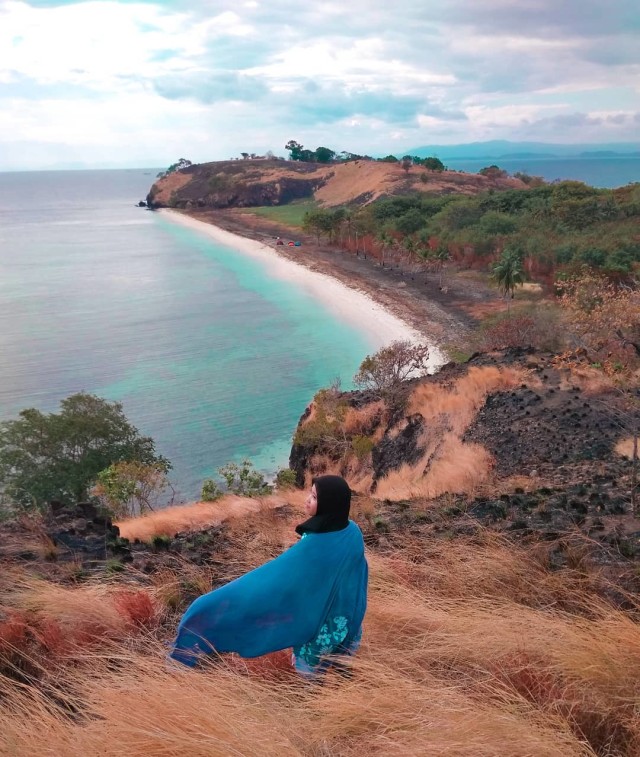 Salah satu lokasi swafoto favorit di Pulau Panjang, - Teluk Saleh, NTB  (Foto: (Instagram/@mar.ini08))