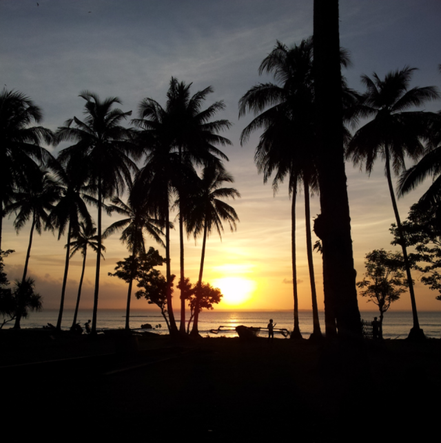 Sunset di Pulau Peucang, Banten (Foto: Flickr / Suyo Wong)
