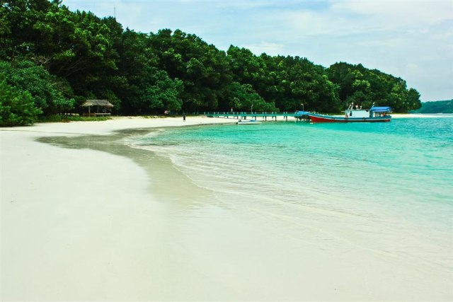Lanskap Pulau Peucang, Banten (Foto: Flickr / Aldian Silalahi)