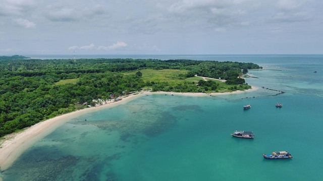 Pantai Tanjung Lesung (Foto: Instagram/@jendai21)