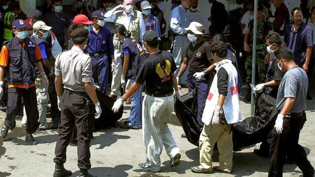 Korban Ledakan Bom Bali 1 (Foto: OKA BUDHI/AFP)
