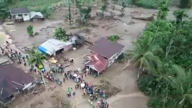 Banjir bandang di Tanah Datar, Sumatera Barat. (Foto: Twitter @Sutopo_PN)