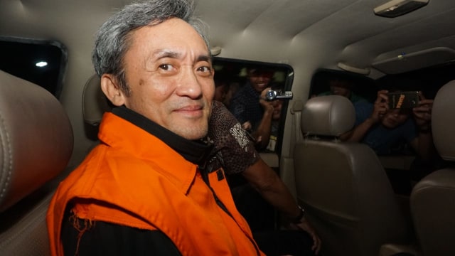 Buronan kasus dugaan suap penanganan perkara di Pengadilan Negeri Jakarta Pusat, Eddy Sindoro ditahan KPK. (Foto: Iqbal Firdaus/kumparan)