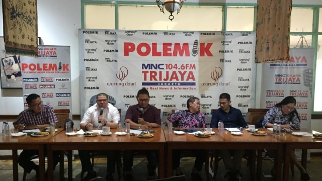 Diskusi Polemik dengan tema BBM dan Situasi Kita di Warung Daun, Cikini, Jakarta Pusat (13/10). (Foto: Rafiq/kumparan)