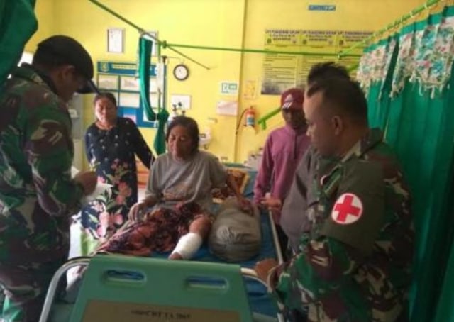 Tim Kesehatan Kodam V Brawijaya Tangani Korban Gempa Pulau Sapudi