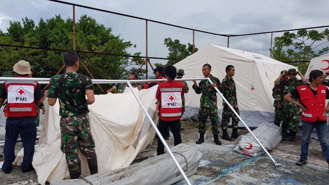 TNI Dirikan Hunian Sementara Bagi Pengungsi di Balaroa, Palu Barat (Foto: Puspen TNI)