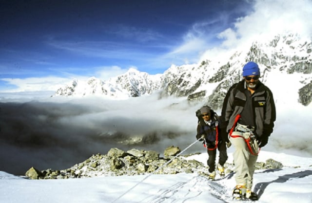 Ilustrasi Pendaki Gunung Everest (Foto: Sanjau Austa/flickr)