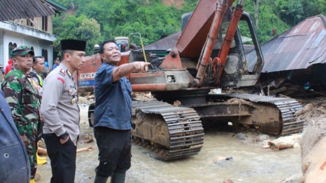 17 Korban Banjir Bandang di Madina Dievakuasi 