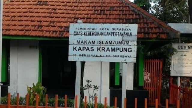 Suasana Makam Islam Kapas Krampung, Surabaya (Foto: Phaksy Sukowati/kumparan)
